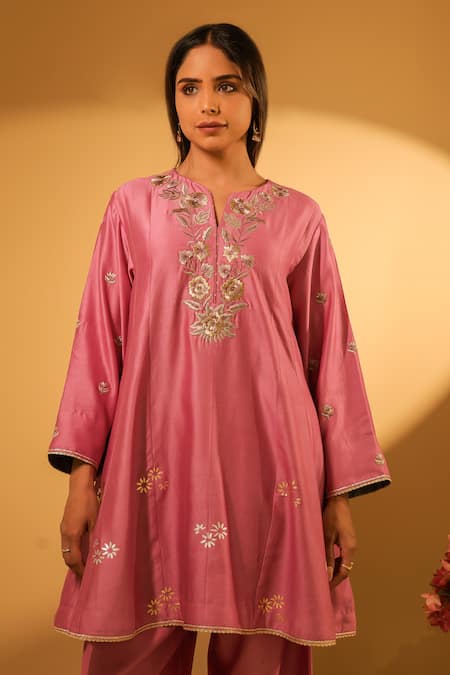 BO Tree_Pink Chanderi, Organza Embroidery Split V-neck Saba Thread Kurta Set _at_Aza_Fashions