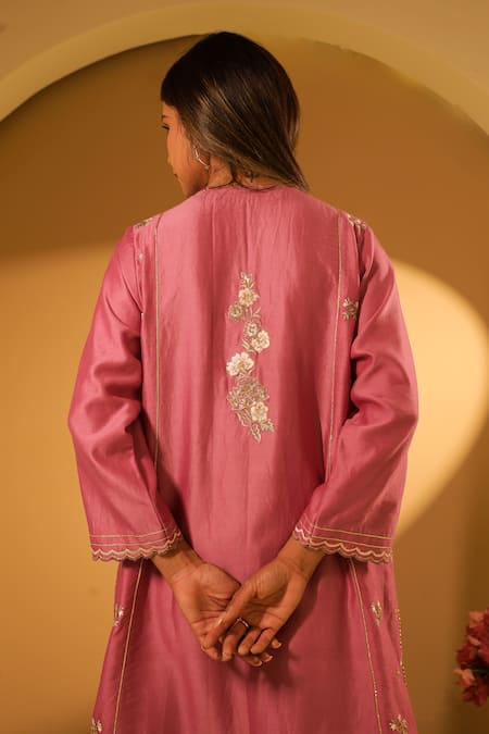 BO Tree_Pink Chanderi, Organza Embroidery V-neck Anaiza Thread Work Kurta With Pant _Online_at_Aza_Fashions