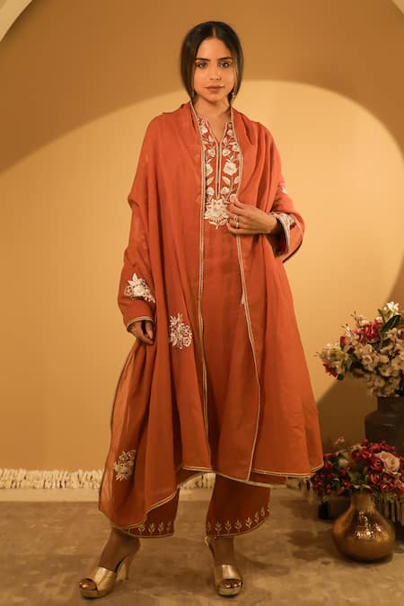 BO Tree Rust Tissue, Cotton Embroidery Notched Neck Yasrin Thread Kurta Set 