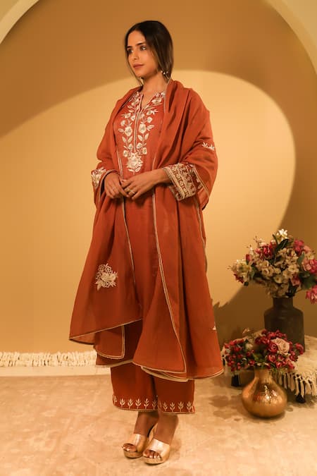 BO Tree_Rust Tissue, Cotton Embroidery Notched Neck Yasrin Thread Kurta Set _Online_at_Aza_Fashions