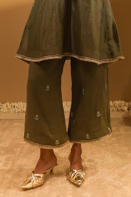 BO Tree_Green Cotton, Tissue Embroidery V-neck Isra Neckline Kurta And Pant Set _Online_at_Aza_Fashions