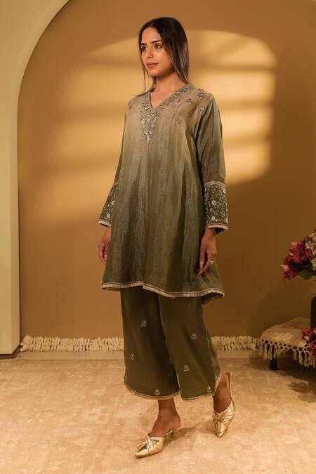 Buy_BO Tree_Green Cotton, Tissue Embroidery V-neck Isra Neckline Kurta And Pant Set _Online_at_Aza_Fashions