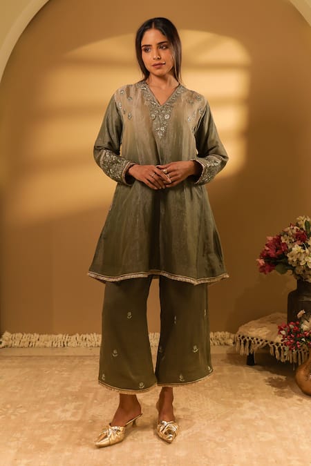 BO Tree Green Cotton, Tissue Embroidery V-neck Isra Neckline Kurta And Pant Set 