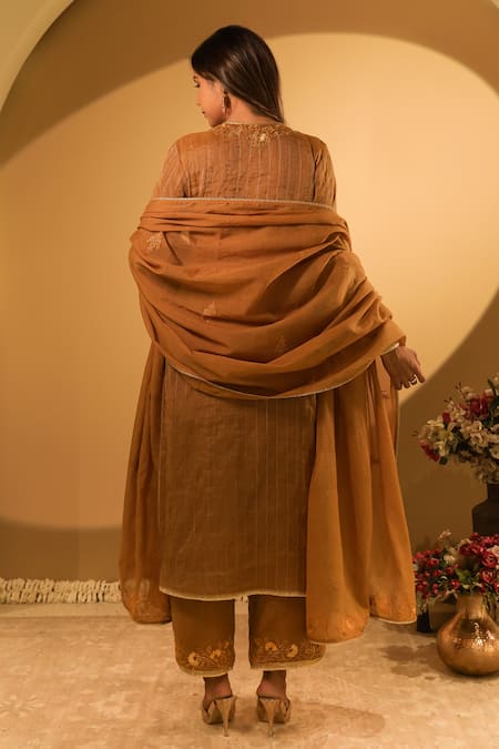 BO Tree Mayra Thread Embroidered Kurta Set 