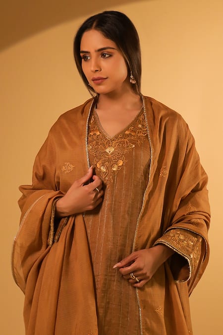Buy_BO Tree_Mustard Cotton, Tissue Embroidery V-neck Mayra Thread Kurta Set _Online_at_Aza_Fashions