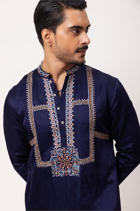 Buy PAARSH Purple Linen, Satin Embroidery Geoflora Luxe Kurta Online at Aza Fashions Buy_PAARSH_Purple Linen, Satin Embroidery Geoflora Luxe Kurta _Online_at_Aza_Fashions