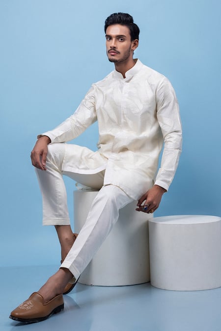 Buy PAARSH Ivory Chanderi Embroidery Tonal Tendrils Kurta Online at Aza Fashions Buy_PAARSH_Ivory Chanderi Embroidery Tonal Tendrils Kurta _Online_at_Aza_Fashions