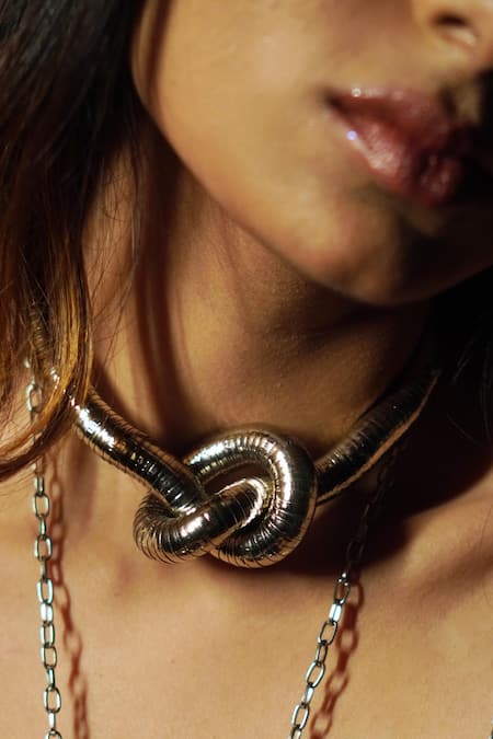 Rejuvenate Jewels_Silver Plated Single Knot Metallic Necklace _at_Aza_Fashions