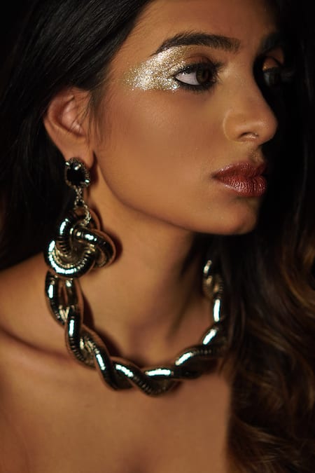 Buy_Rejuvenate Jewels_Silver Plated Metallic Twisted Choker _Online_at_Aza_Fashions