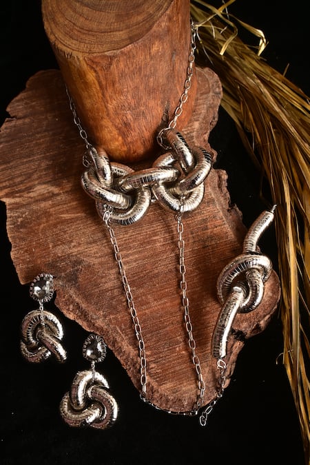 Rejuvenate Jewels Silver Chain Knot Necklace 