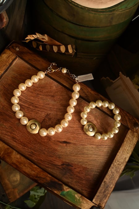 Rejuvenate Jewels Pearl Embellished Choker 