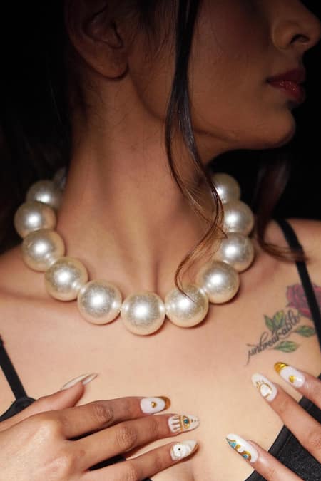 Rejuvenate Jewels_White Textured Statement Pearl Necklace _Online_at_Aza_Fashions