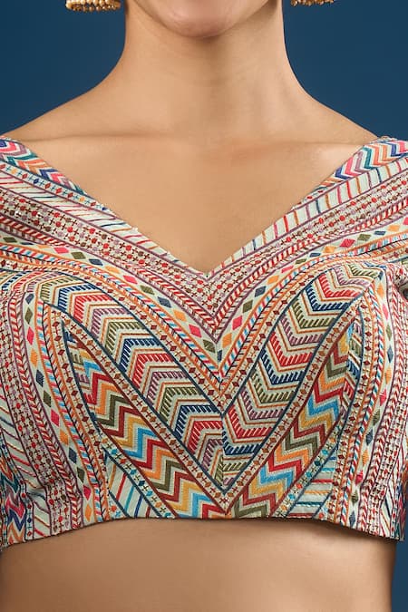 Samyukta Singhania Green Embroidery V-neck Geometric And Floral Pattern Blouse at Aza Fashions Samyukta Singhania_Green Embroidery V-neck Geometric And Floral Pattern Blouse _at_Aza_Fashions