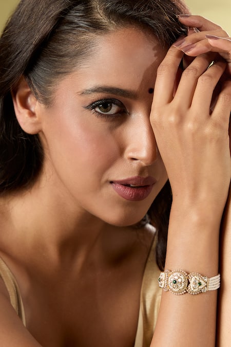 Nazaakat By Samara Singh Green Kundan Bracelet 