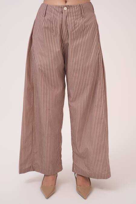 Ruchi Marodia_Beige Cotton V-neck Mendaka Digital Print Panelled Kurta Set _at_Aza_Fashions