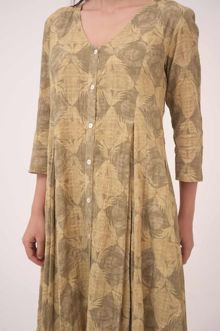 Shop_Ruchi Marodia_Green Cotton V-neck Mendaka Digital Print Panelled Kurta Set _Online_at_Aza_Fashions