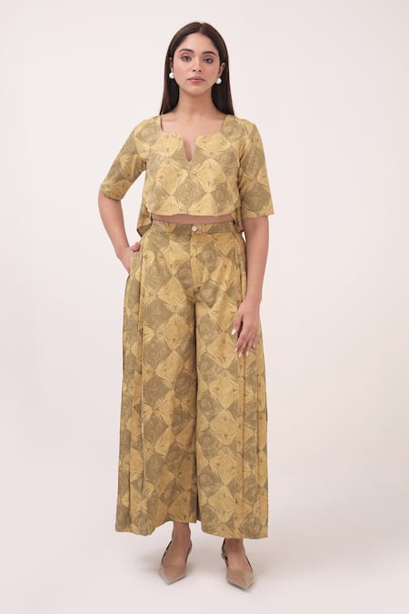 Ruchi Marodia Mendaka Mendaki Top With Box Pleated Pant 