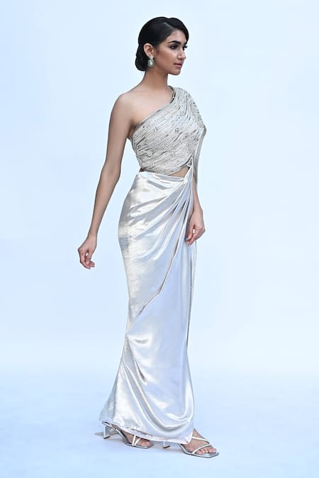 Rabiya Savlani_Silver Crepe, Tulle Sequins, Embroidery Asymmetric Saree Gown _Online_at_Aza_Fashions