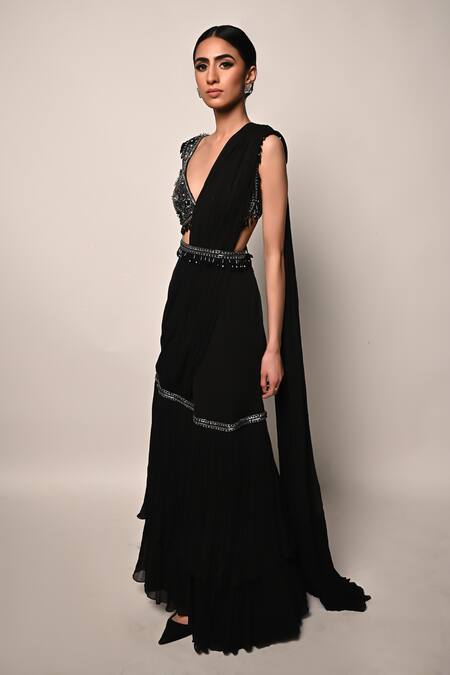 Buy_Rabiya Savlani_Black Georgette Embroidery, Beads V-neck Pre-stitched Saree With Blouse _Online_at_Aza_Fashions