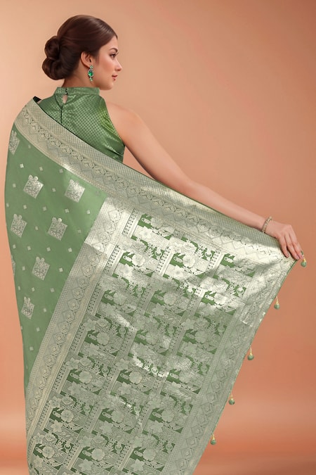 Samyukta Singhania_Green Zari High Neck Woven Banarasi Silk Saree With Blouse _Online_at_Aza_Fashions