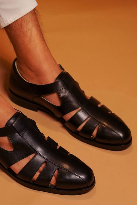 Dmodot_Black Cutout Leather Almond Toe Peshawaris_Online_at_Aza_Fashions