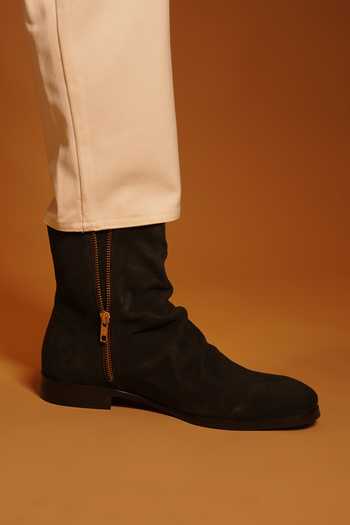Dmodot_Black Sprazzo Wrinkled Chelsea Boots _Online_at_Aza_Fashions