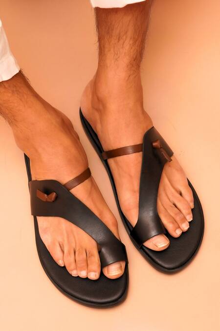 Buy Dmodot Black Knotted Strap Sandals at Aza Fashions Buy_Dmodot_Black Knotted Strap Sandals_at_Aza_Fashions