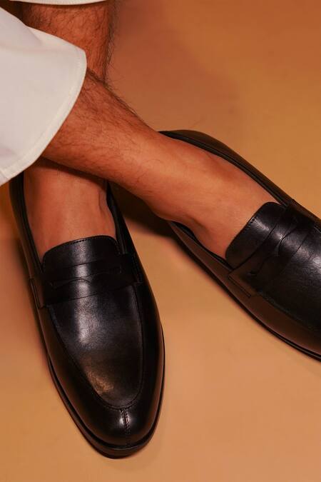 Dmodot Black Penny Loafer Shoes Online at Aza Fashions Dmodot_Black Penny Loafer Shoes _Online_at_Aza_Fashions