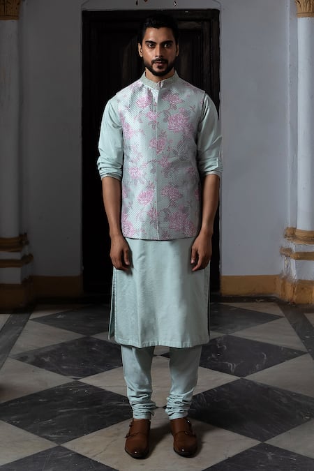 Aangan By Parul Regal Essence Floral Pattern Bundi & Kurta Set 