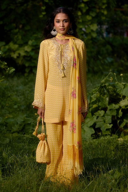 Nikasha Yellow Georgette Embroidery Round Neck Dilruba Floral Print Kurta Set 