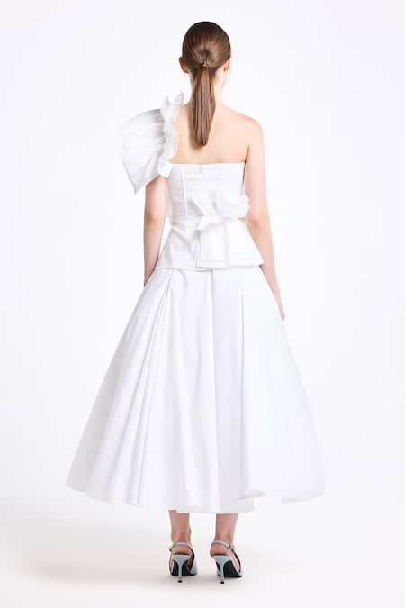 Shop_Gauri & Nainika_Cream Cotton Embroidery, Ruffles Sweetheart Neck, One Shoulder Corsetted Top _at_Aza_Fashions