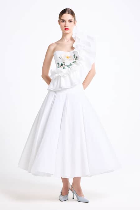 Shop Gauri & Nainika Cream Cotton Godet Skirt Online at Aza Fashions Shop_Gauri & Nainika_Cream Cotton Godet Skirt _Online_at_Aza_Fashions