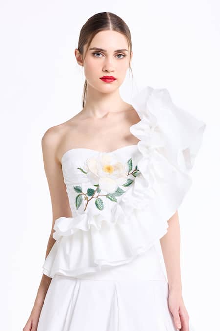 Gauri & Nainika_ Gns Rst26-07set_2157ig47u0hjhe _at_Aza_Fashions