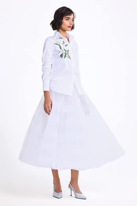 Gauri & Nainika_White Embroidery Collared, V-neck Thread Shirt _Online_at_Aza_Fashions