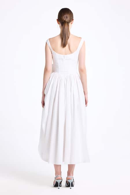 Gauri & Nainika 3D Floral Embroidered Dress 