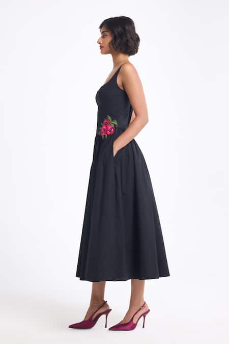 Shop_Gauri & Nainika_Black Cotton Fabric Flowers, Embroidery, Applique Sweetheart Neck Midi Dress _Online_at_Aza_Fashions