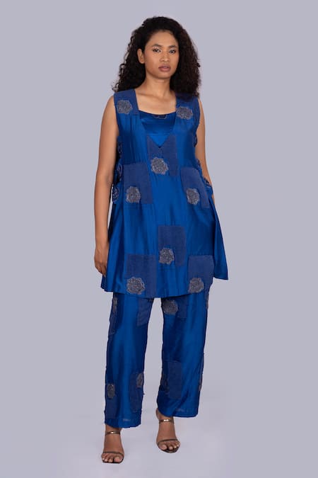 Jajobaa Floral Embroidered Dark Blue Tunic Set 