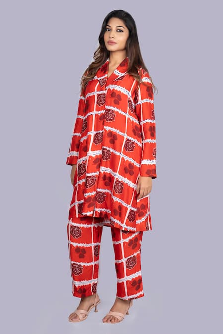 Buy Jajobaa Red Silk Embroidery High Neck Geometric Print Kurta Set Online at Aza Fashions Buy_Jajobaa_Red Silk Embroidery High Neck Geometric Print Kurta Set _Online_at_Aza_Fashions