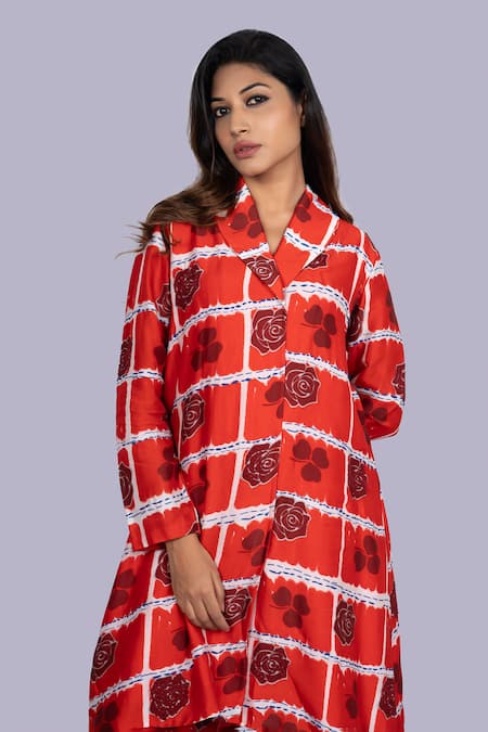 Jajobaa Red Silk Embroidery High Neck Geometric Print Kurta Set at Aza Fashions Jajobaa_Red Silk Embroidery High Neck Geometric Print Kurta Set _at_Aza_Fashions