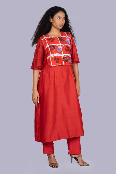 Jajobaa_Red Maheshwari Sequins, Pearls Round Neck Floral Geometric Print Kurta Set _Online_at_Aza_Fashions