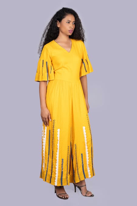 Buy_Jajobaa_Yellow Silk Embroidery V-neck Contrast Jumpsuit _Online_at_Aza_Fashions