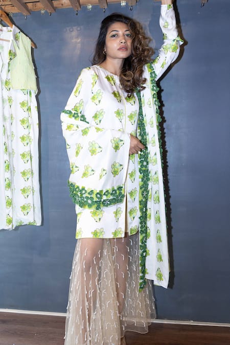 Jajobaa_White Silk, Net Pearls Round Neck Floral Print Kurta Set _Online_at_Aza_Fashions