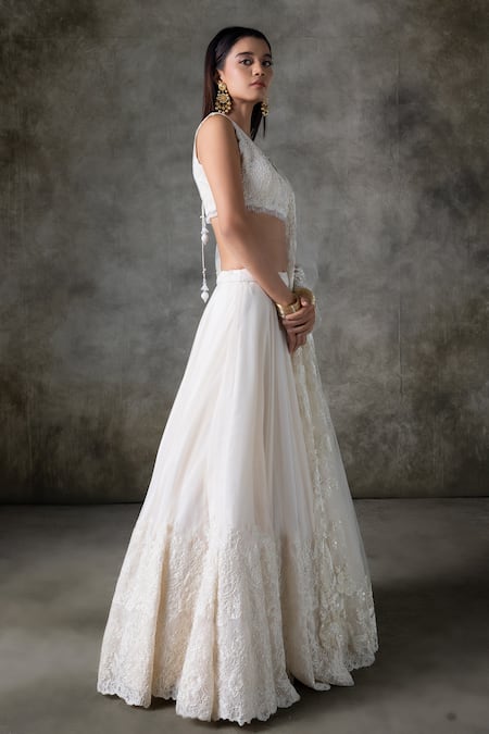 Buy_Premya By Manishii_Ivory Tulle, Organza, Lace Lace, Embroidery V-neck Hand Lehenga Set _Online_at_Aza_Fashions