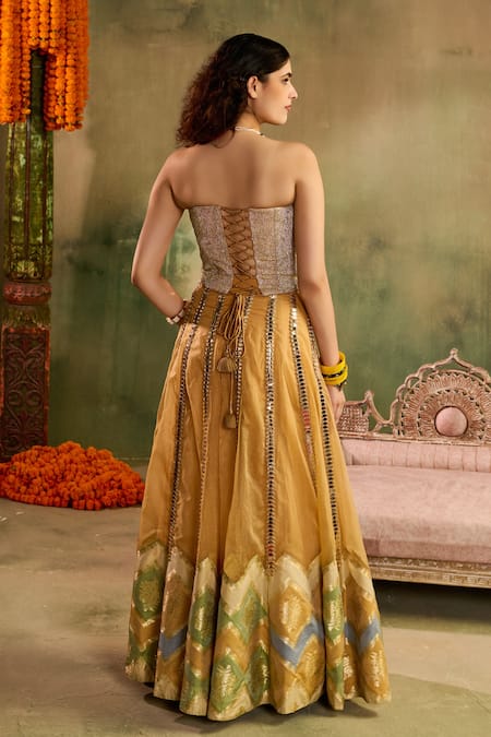 Reeti Arneja - Theklub Chamkeeli Haldi Corset & Sharara Set 