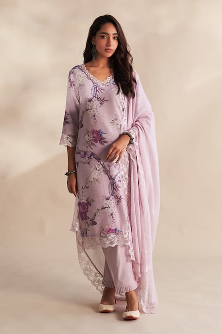 Roze Samaira Floral Pattern Kurta Set 