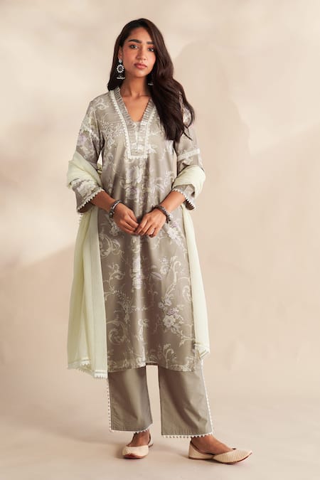 Roze Vahida Printed Kurta Set 