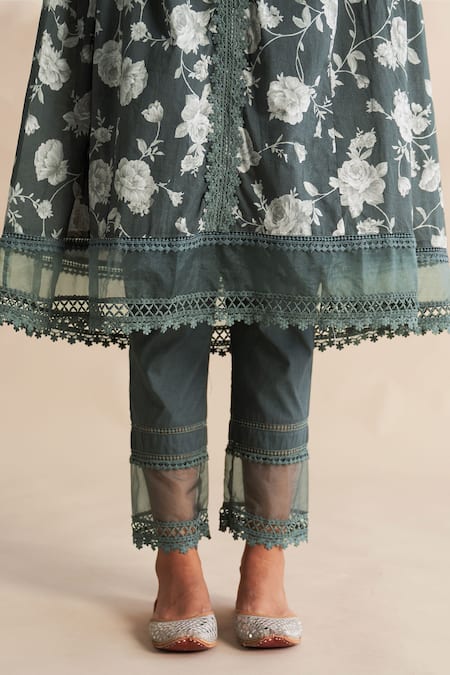 Roze_Gray Cambric, Cotton, Chiffon Embroidery, Lace V-neck Aafiya Printed Kurta Set _Online_at_Aza_Fashions