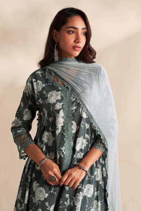 Roze_Gray Cambric, Cotton, Chiffon Embroidery, Lace V-neck Aafiya Printed Kurta Set _at_Aza_Fashions