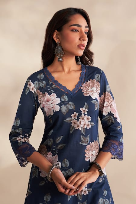 Roze Blue Cambric, Cotton, Kota Doria Lace, Embroidery V-neck Hania Printed Kurta Set Online at Aza Fashions Roze_Blue Cambric, Cotton, Kota Doria Lace, Embroidery V-neck Hania Printed Kurta Set _Online_at_Aza_Fashions