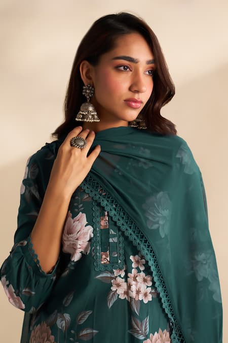 Buy Roze Green Cambric, Cotton Embroidery V-neck Aneesa Printed Kurta Set Buy_Roze_Green Cambric, Cotton Embroidery V-neck Aneesa Printed Kurta Set